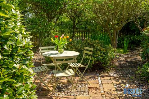 1 bedroom character property for sale, Foulsham Road, Hindolveston, NR20