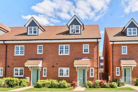4 bedroom terraced house for sale, Military Mews, Catteshall Lane, Godalming, Surrey, GU7