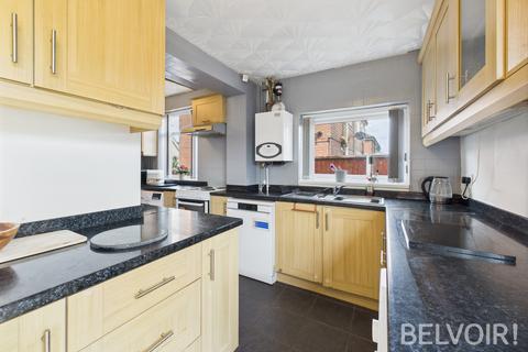 136 Whieldon Road, Stoke-on-trent, ST4 4JJ