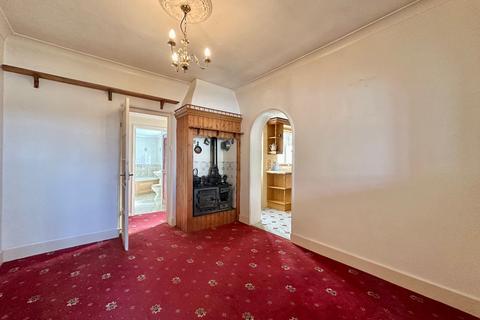 51 Court Avenue, Romford, RM3 0XS