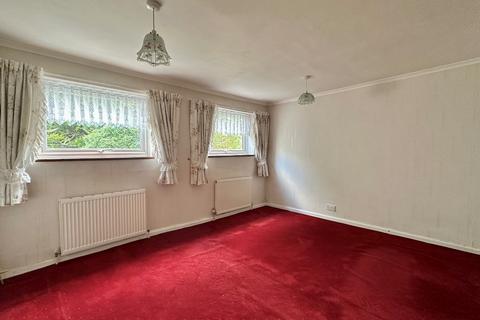 51 Court Avenue, Romford, RM3 0XS