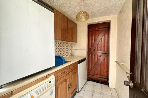 51 Court Avenue, Romford, RM3 0XS