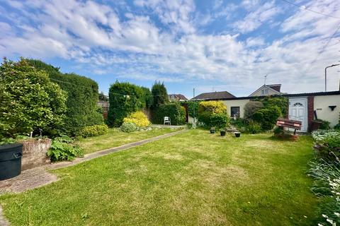 51 Court Avenue, Romford, RM3 0XS