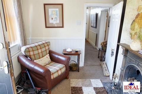 3 bedroom semi-detached house for sale, Great North Road, Woodlands, Doncaster