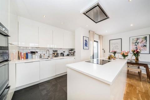 2 bedroom flat for sale, Long Lane, London SE1