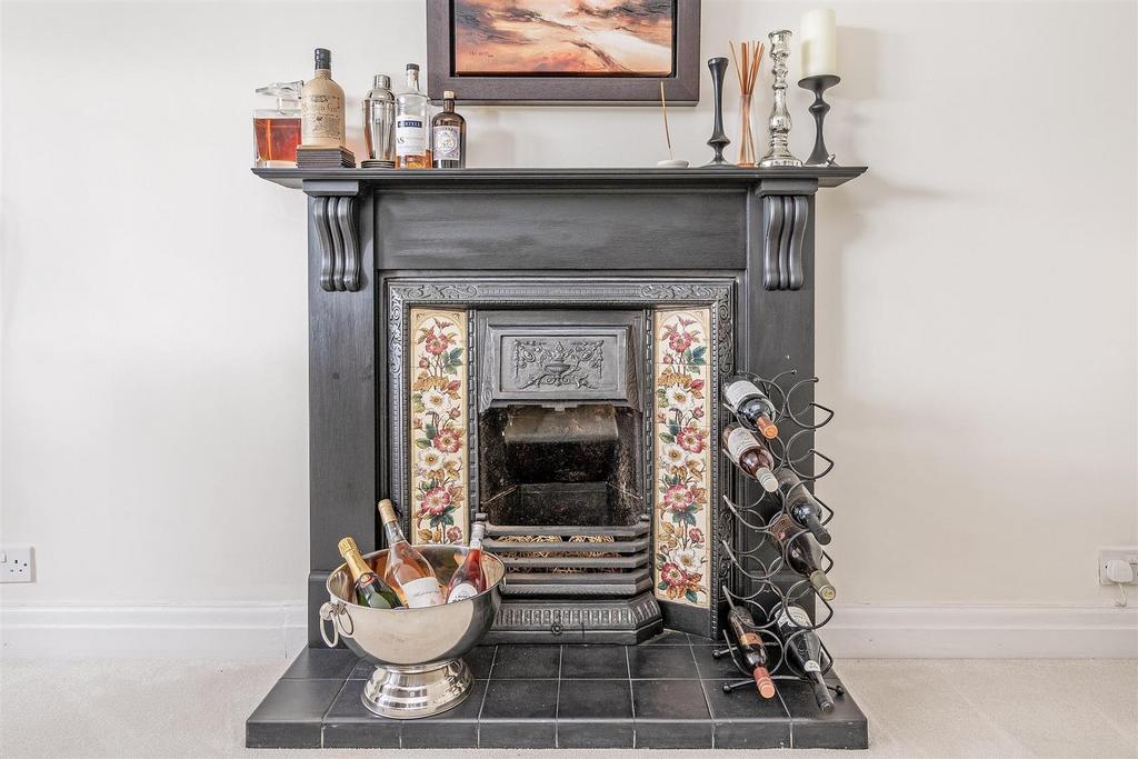 7 Marsh Lane-2 lo.jpg