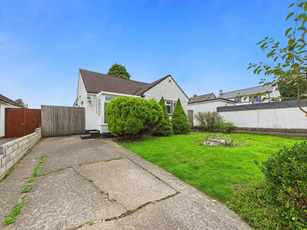 Driveway &amp; Front Entrance