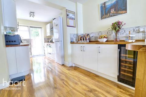 171 Reede Road, Dagenham, RM10 8EA