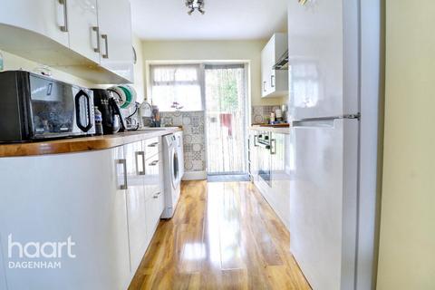 171 Reede Road, Dagenham, RM10 8EA
