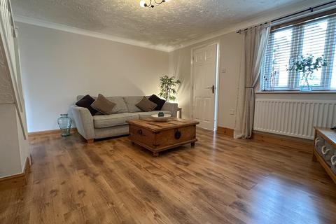 16 Bracken Drive, Attleborough, NR17 1TA