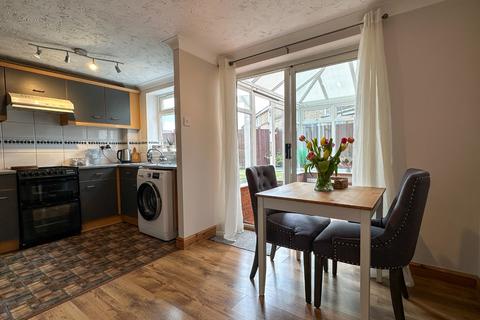16 Bracken Drive, Attleborough, NR17 1TA