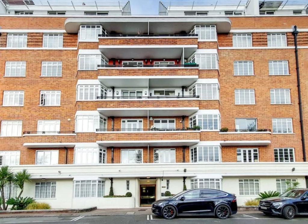 St-james-close-wells-rise-st-johns-wood-nw8