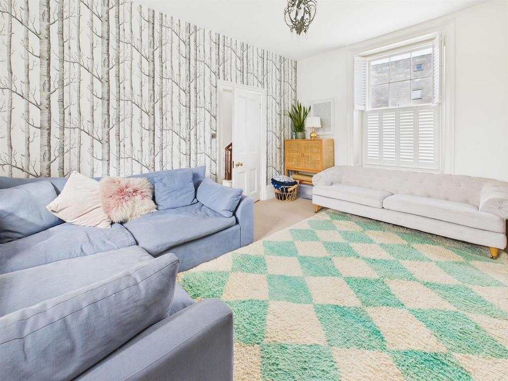 CAM04099 G0-PR0085-STILL007.jpg