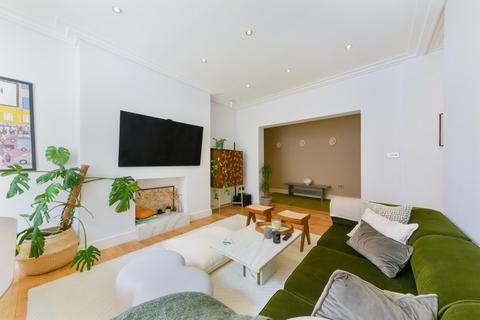 2 bedroom apartment to rent, Montagu Mansions, Marleybone, London, W1U