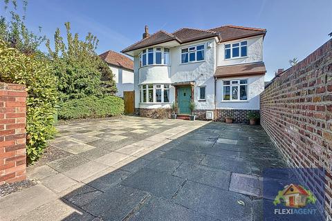 5 bedroom detached house for sale, Chester Avenue, Southport PR9