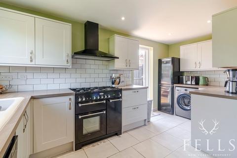 17 Alder Drive, Alderholt, Fordingbridge, SP6 3EP