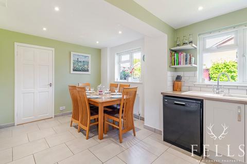 17 Alder Drive, Alderholt, Fordingbridge, SP6 3EP