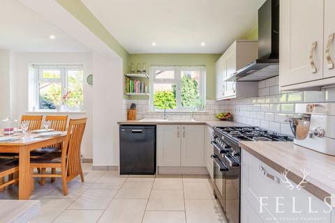 17 Alder Drive, Alderholt, Fordingbridge, SP6 3EP