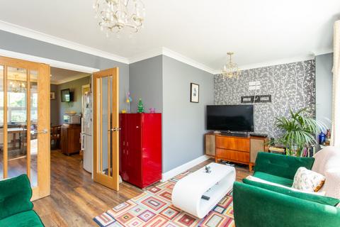 5 Tower View, Chartham, Canterbury, CT4 7TQ