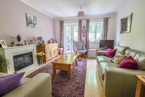 2 bedroom terraced house for sale, Jasmine Road, Rush Green, RM7