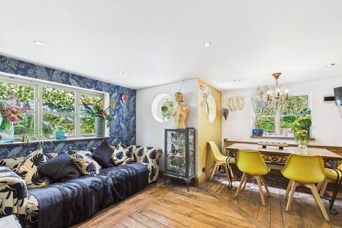 4 bedroom detached house for sale, Homs Road, Ross-on-Wye, Hfds, HR9