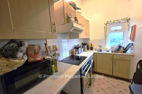 1 bedroom flat to rent, Regent Terrace, Hyde Park LS6