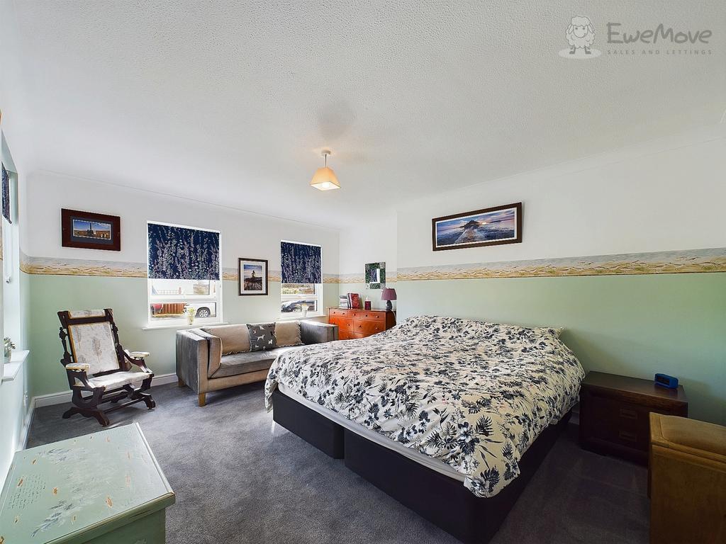 Ewe Move South Molton - Four Ways Drive - Bedroom 1