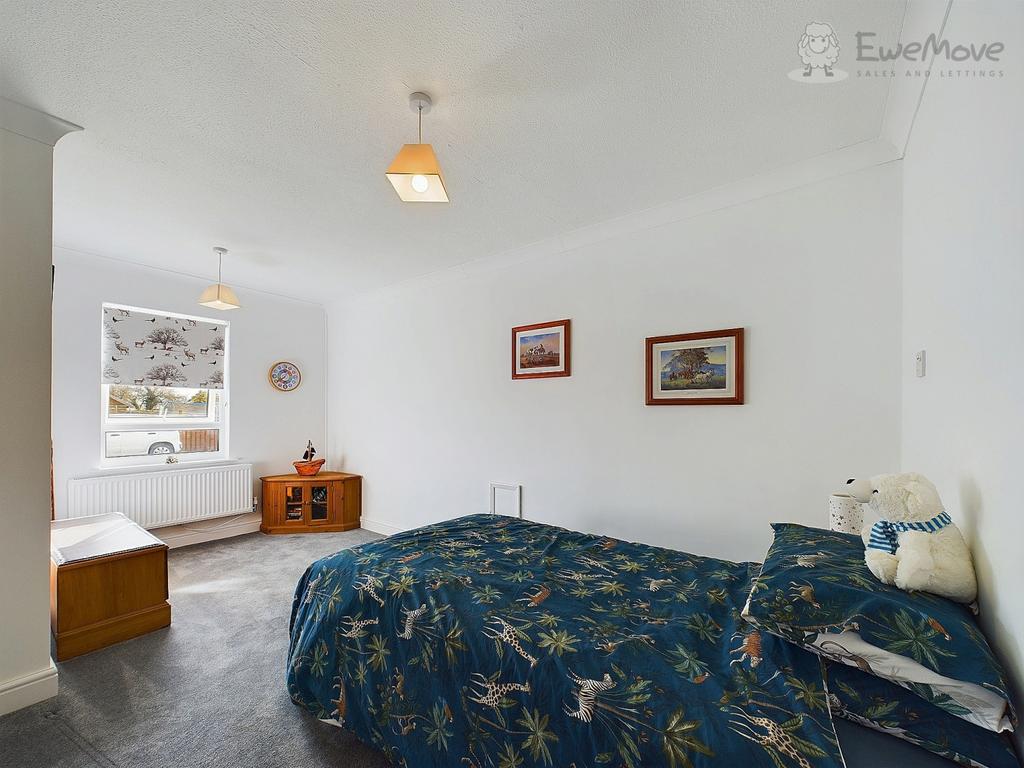 Ewe Move South Molton - Four Ways Drive - Bedroom 3