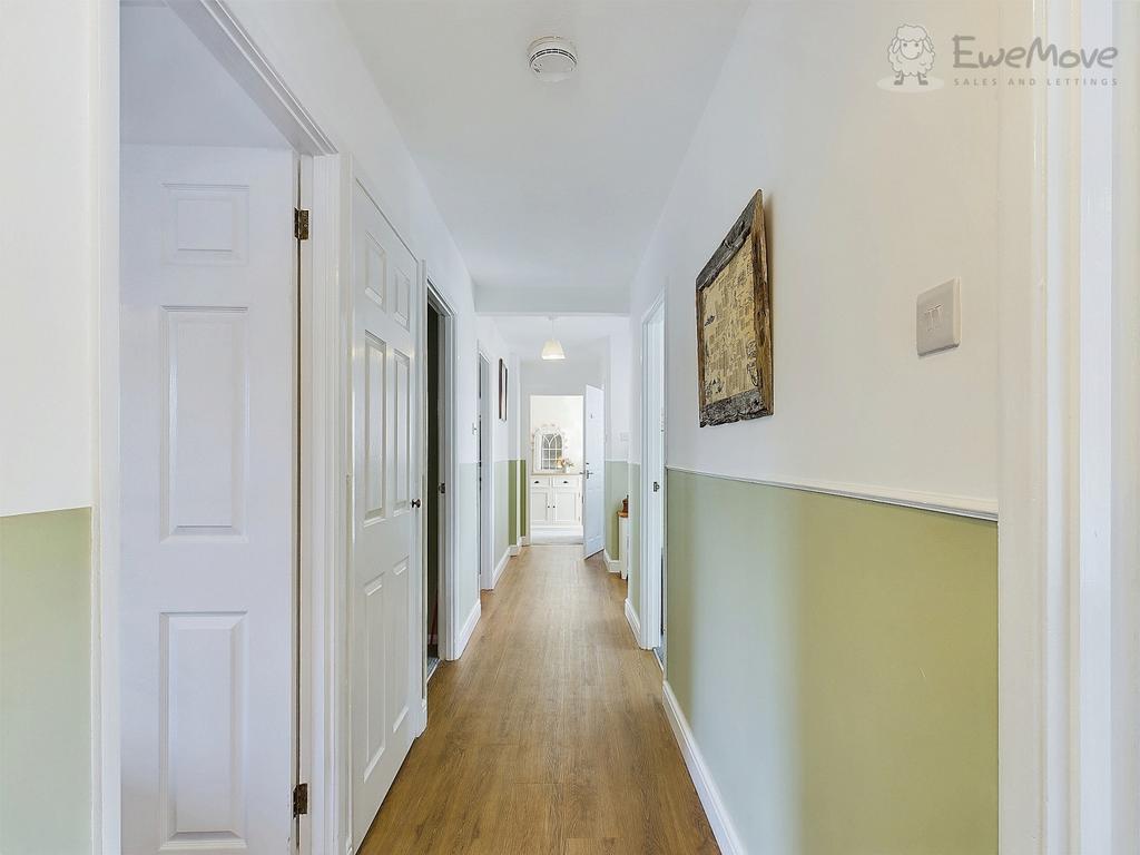 Ewe Move South Molton - Four Ways Drive - Hall