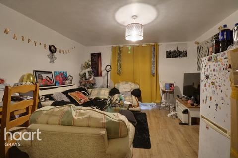 2 bedroom flat for sale, Parsonage Road, Grays