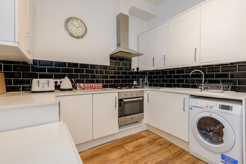 26 Broughton Road, Edinburgh, EH7 4EB