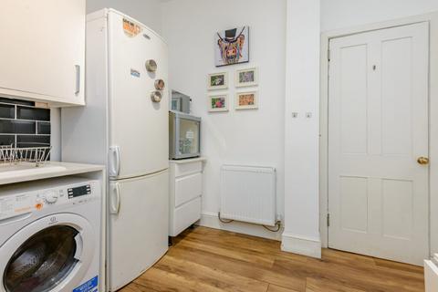 26 Broughton Road, Edinburgh, EH7 4EB