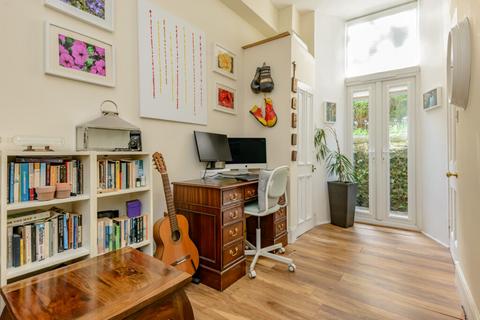 26 Broughton Road, Edinburgh, EH7 4EB