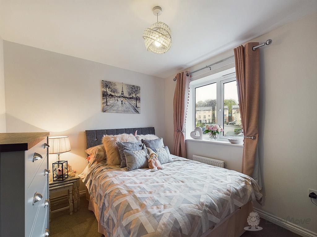 Ewe Move - Sycamore Drive - Bedroom 3