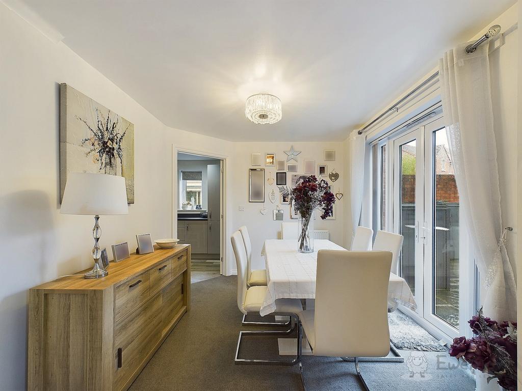 Ewe Move - Sycamore Drive - Dining Room