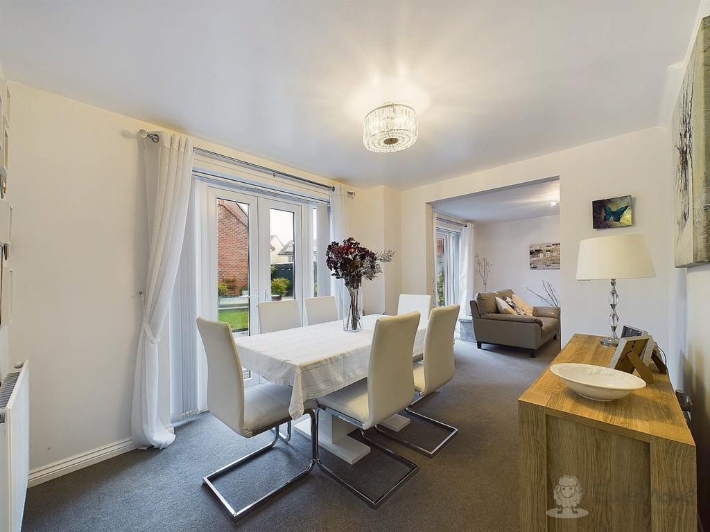 Ewe Move - Sycamore Drive - Dining Room