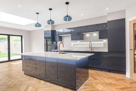 4 bedroom semi-detached house for sale, West Park Avenue, Richmond, TW9