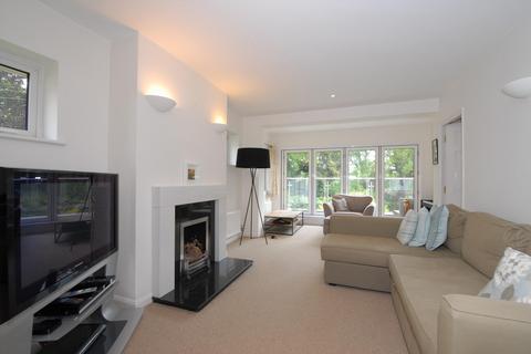 4 bedroom detached house to rent, Wells Lane, Ascot, Berkshire, SL5