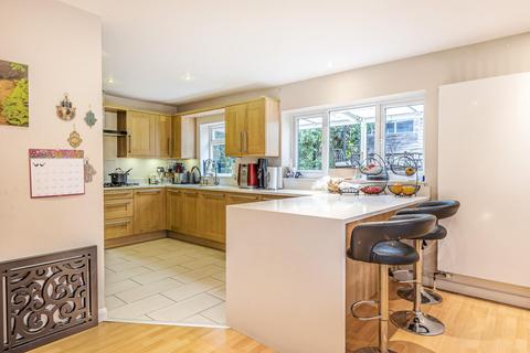 4 bedroom detached house to rent, Wells Lane, Ascot, Berkshire, SL5