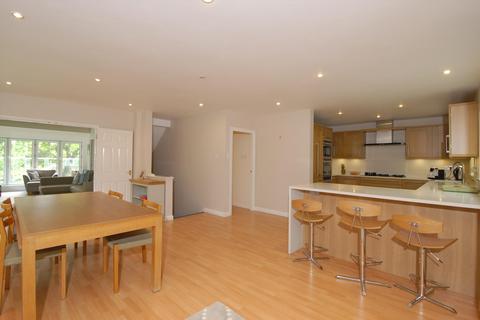 4 bedroom detached house to rent, Wells Lane, Ascot, Berkshire, SL5
