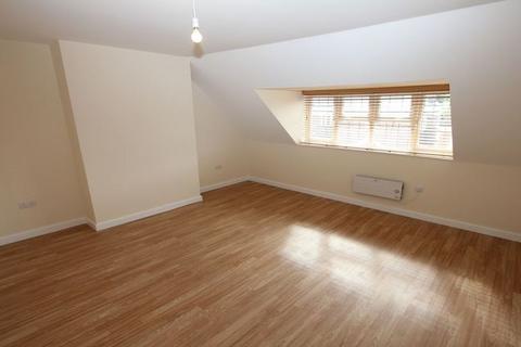 3 bedroom flat to rent, Maxwell House, Maxwell Road, Beaconsfield, HP9