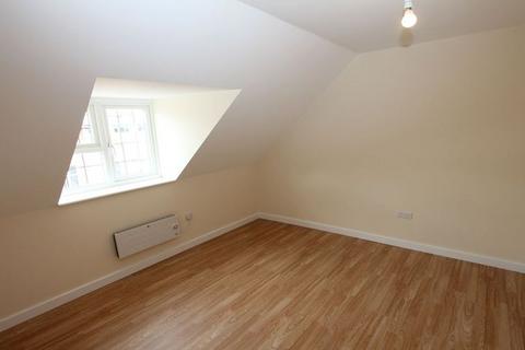3 bedroom flat to rent, Maxwell House, Maxwell Road, Beaconsfield, HP9