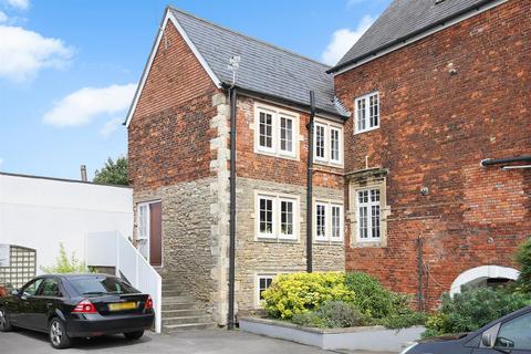 2 bedroom apartment to rent, Hill Street Court, Trowbridge BA14