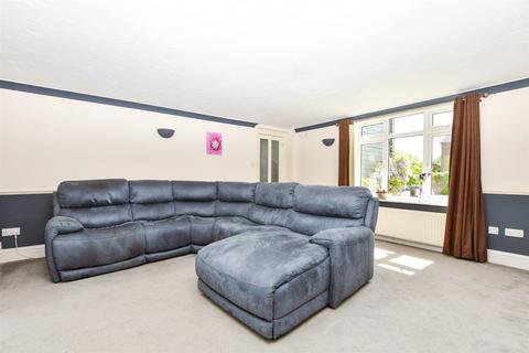 49 Estcots Drive, East Grinstead, RH19 3DA