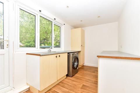 49 Estcots Drive, East Grinstead, RH19 3DA