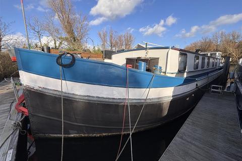 2 bedroom houseboat for sale, Penton Hook Marina, Chertsey, KT16