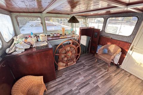 2 bedroom houseboat for sale, Penton Hook Marina, Chertsey, KT16
