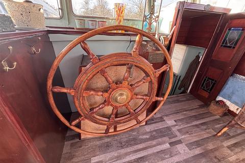 2 bedroom houseboat for sale, Penton Hook Marina, Chertsey, KT16