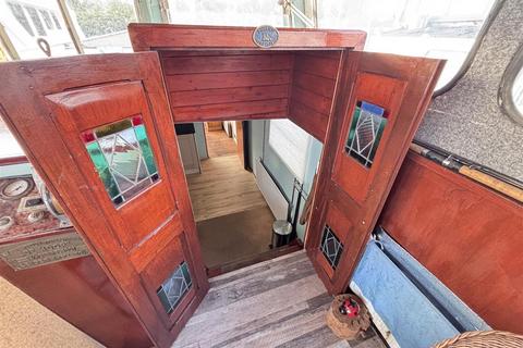 2 bedroom houseboat for sale, Penton Hook Marina, Chertsey, KT16