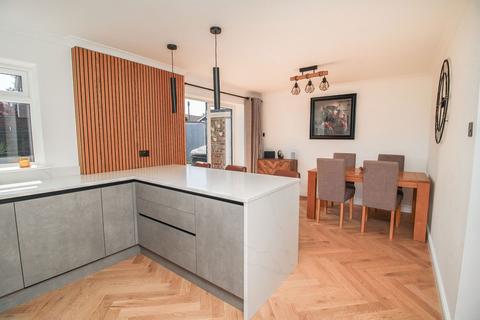 10 Brampton Way, Portishead, Bristol, BS20 6UY